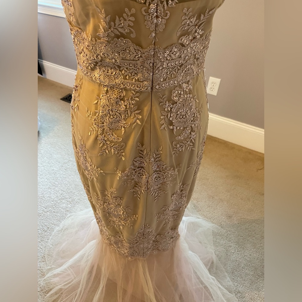 By:  Marchesa Notte   Formal Dress for a special occasion - Picture 7 of 17